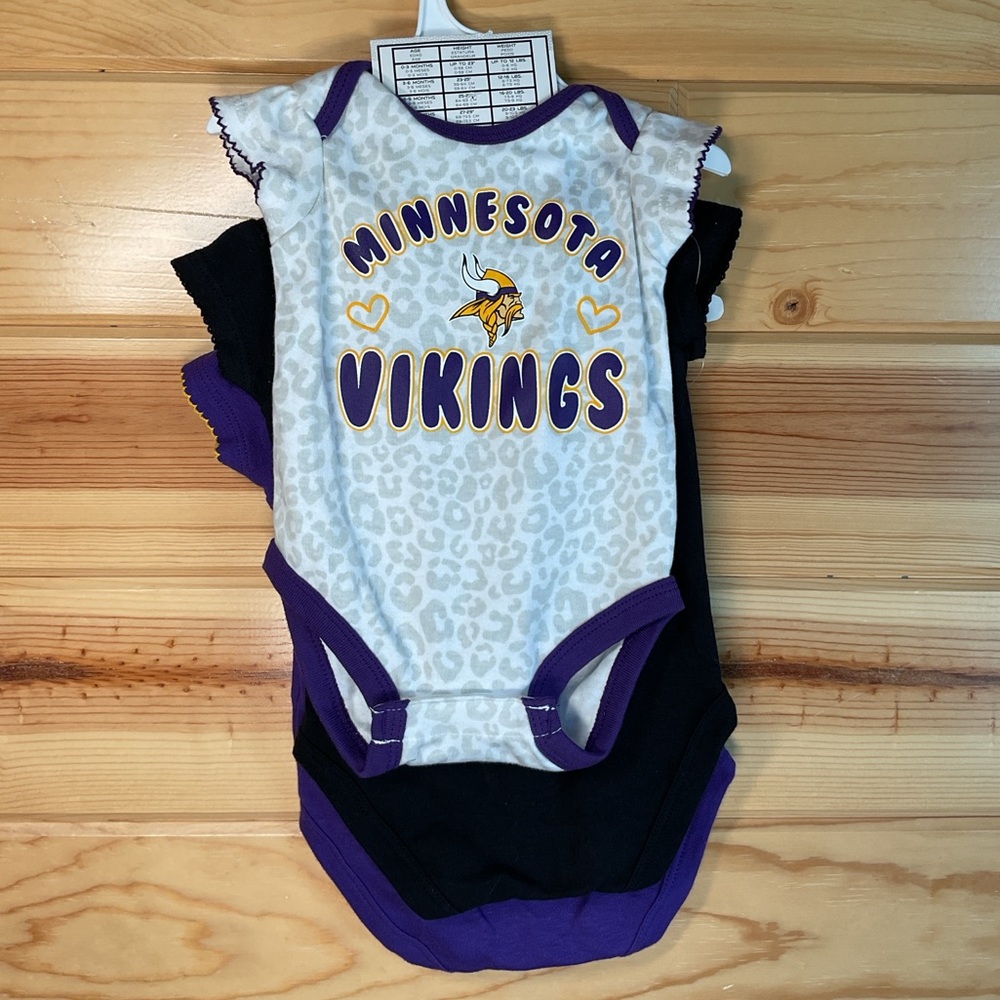 Minnesota Vikings 3 Piece Creeper Set. New with tags . 0-3 Months
